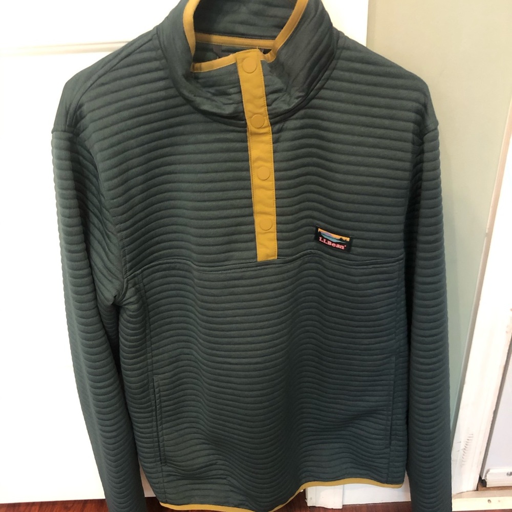 Men’s L.L. Bean Sweater size medium